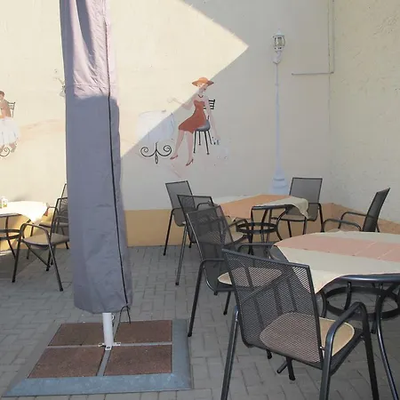 Pustane Neu Zauche